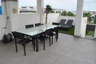 Top floor apartment in Oasis Beach La Zenia 2 Nº 074 in España Casas