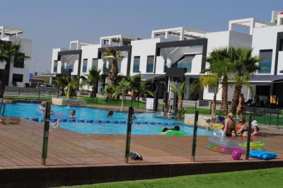 Bottenvåningslägenhet i Oasis Beach La Zenia 6 Nº 109 on España Casas