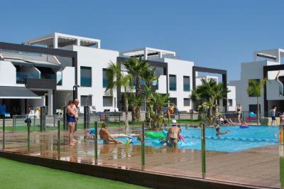 Bottenvåningslägenhet i Oasis Beach La Zenia 4 Nº 107 in España Casas