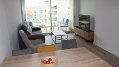 Rent a penthouse in Residence EMA Villamartin in España Casas